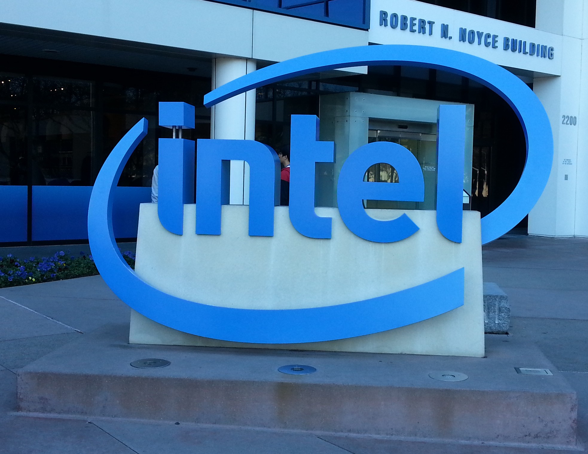 intel_logo.jpg