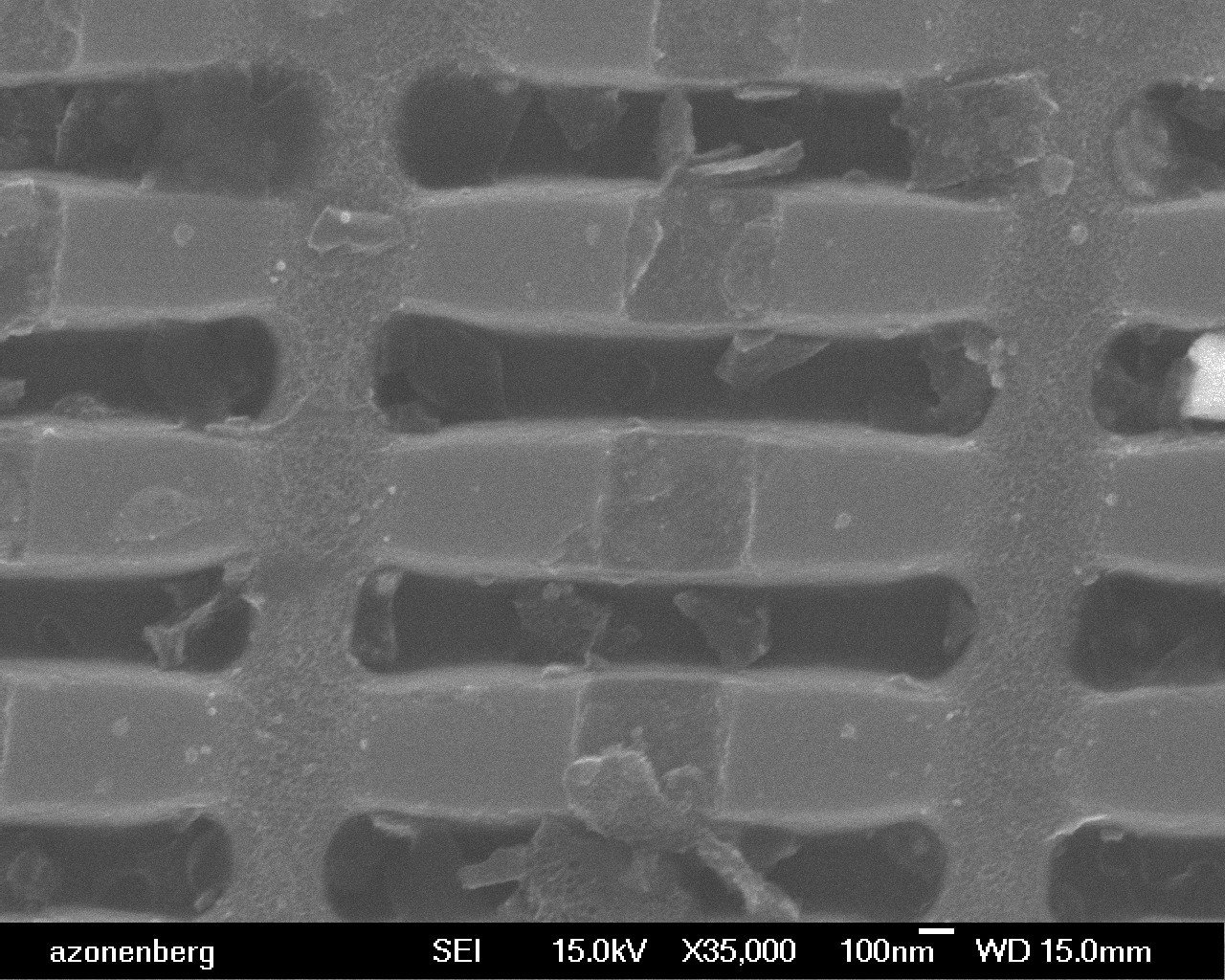 pic32mx340f512h_02_se_35kx_15kv_15mm.jpg