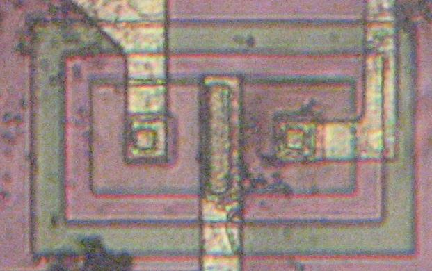 image:fairchild_4011_transistor.jpg