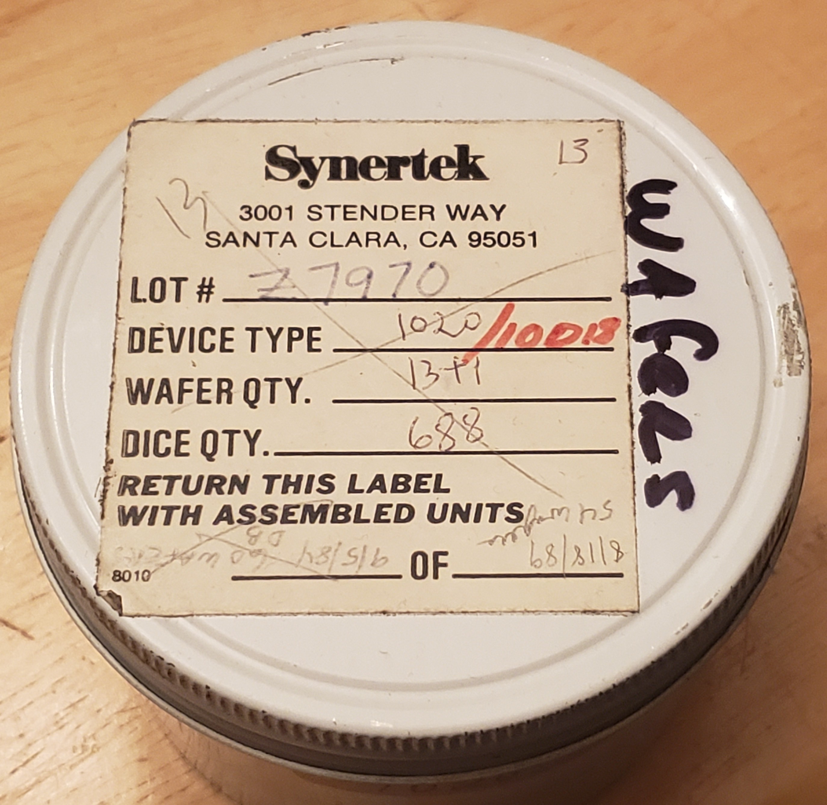 case_top.jpg case_top.jpg